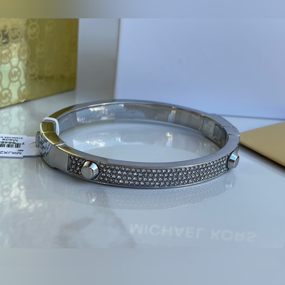 Michael Kors Heritage Astor Pave Hinged Silver Bracelet - Picture 5 of 11